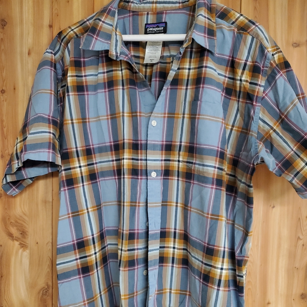Men's Patagonia size XL button down shirt